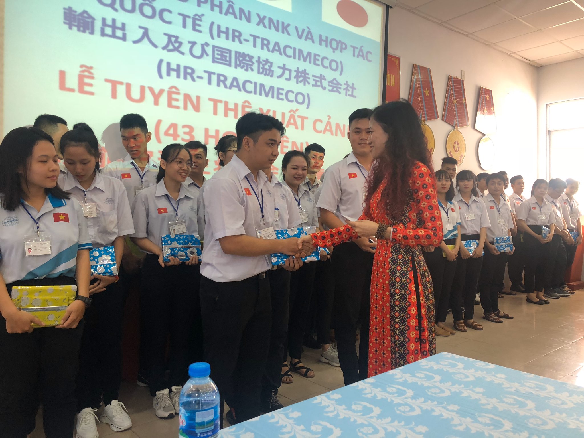 1D478EB0-7FAD-403A-A588-9844A3E93B14